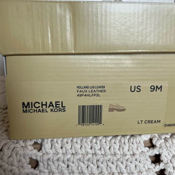 NWB Michael Kors Holland Lug Loafers Cream color - sz 9 - Picture 7 of 7